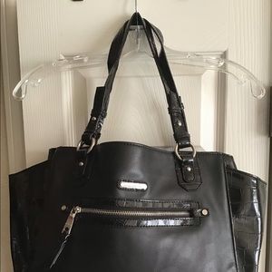 DANA BUCHMAN : black patent purse